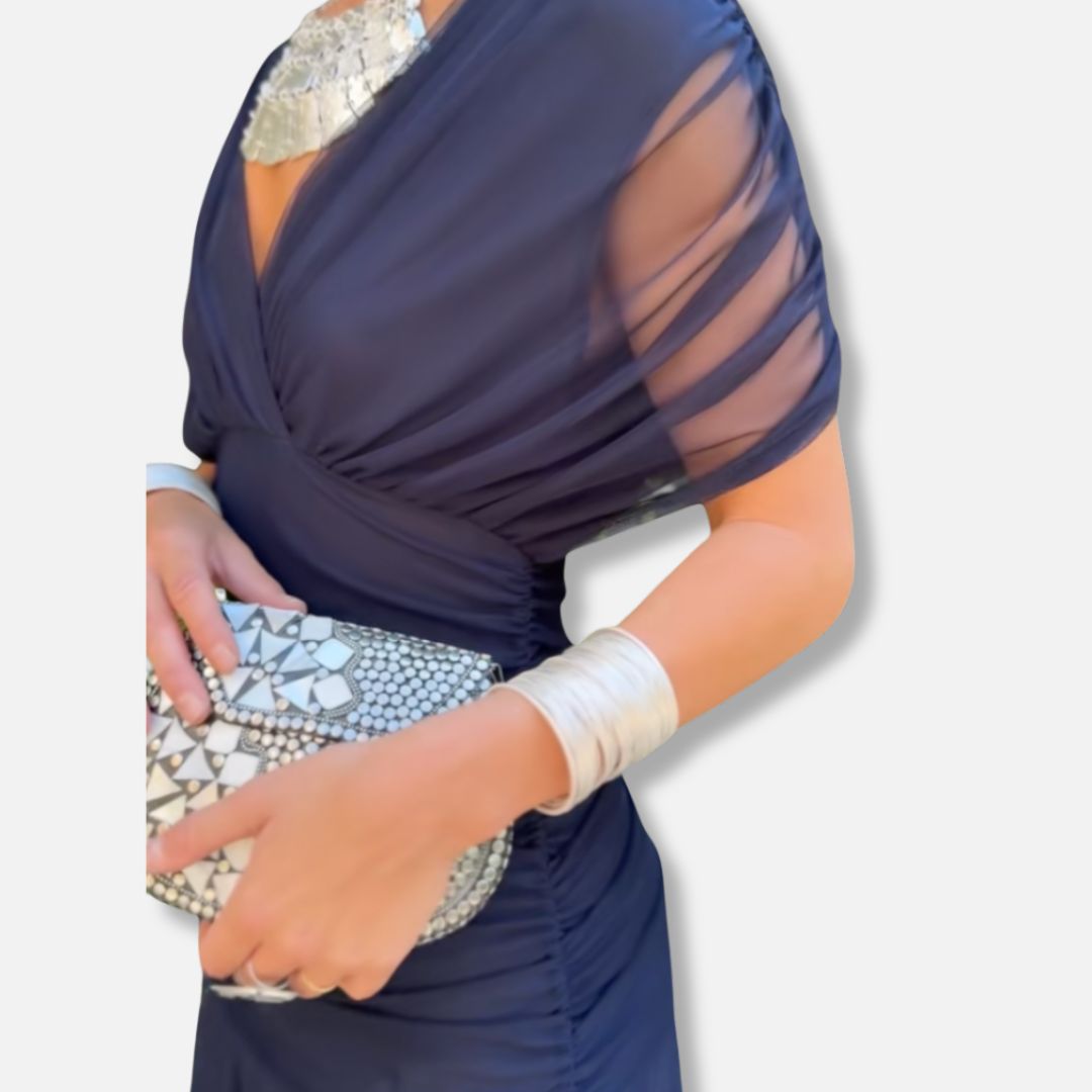 Luna | Elegant Dress With V-Neckline