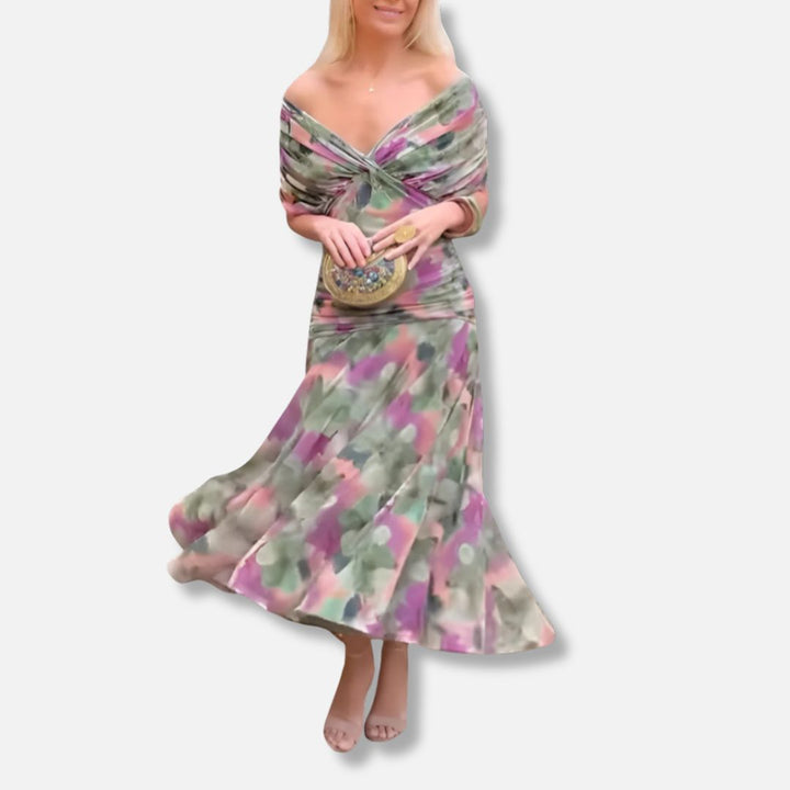 Luna | Elegant Dress With V-Neckline