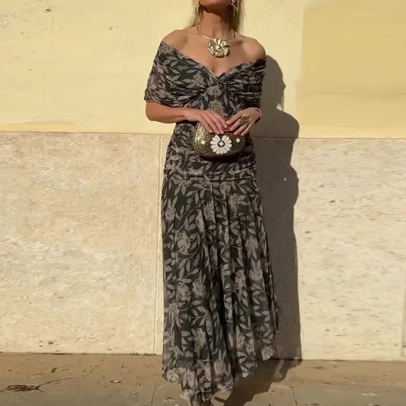 Luna | Elegant Dress With V-Neckline